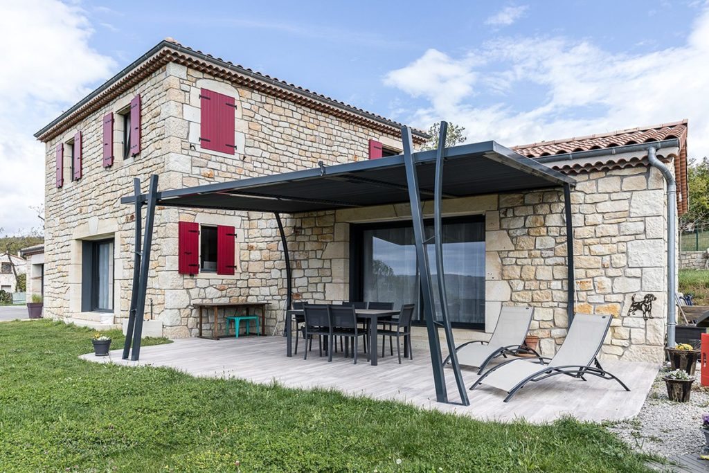 Pergola-moderne-Ferronnerie-Dautheville-Privas-Coux-Ardeche©Marianne-Louge_2021-5787